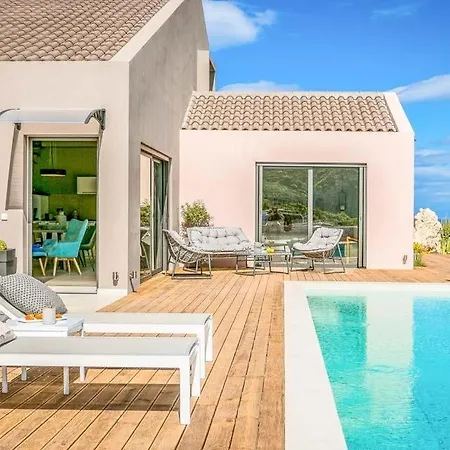 Skala Sleeps 3 Pool Air Con Wifi