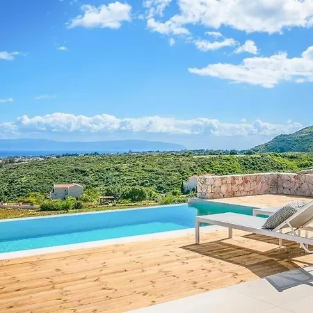 Skala Sleeps 3 Pool Air Con Wifi *
