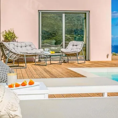 Villa Skala Sleeps 3 Pool Air Con Wifi
