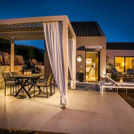 Villa Skala Sleeps 3 Pool Air Con Wifi *