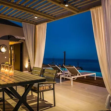 Skala Sleeps 3 Pool Air Con Wifi Villa