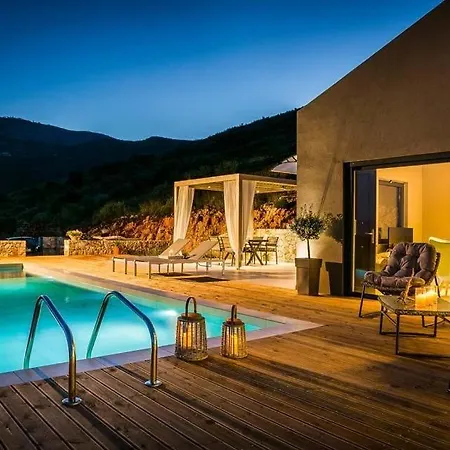 Villa Skala Sleeps 3 Pool Air Con Wifi